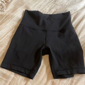 Lululemon wunder training shorts